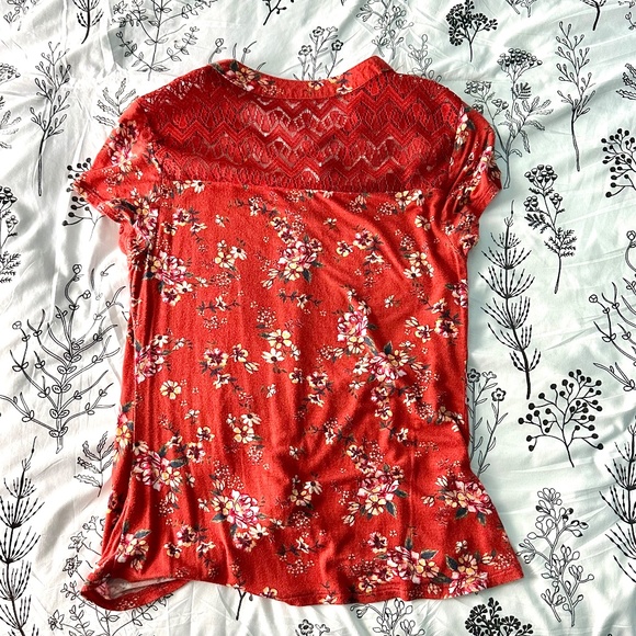 Red top - Picture 2 of 2